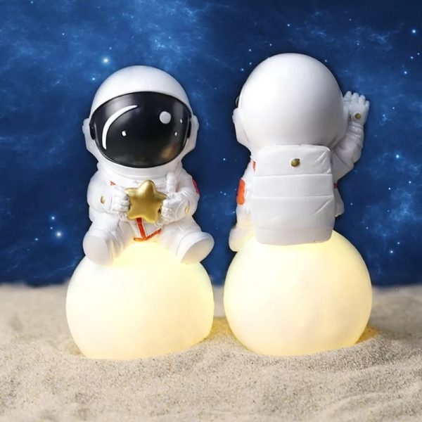 Astronauta y Luna 47